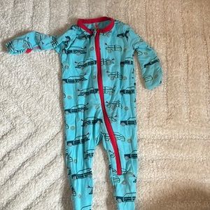 Newborn onesie with footies. Kickee Pants